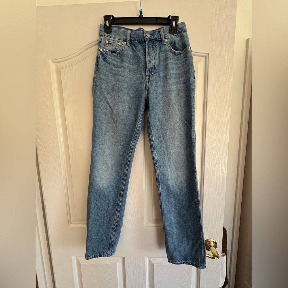 GAP Women's Straight Leg Blue Jeans